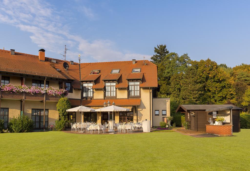 Krone Am Park - Gaestehaus Des Hotel Krone Alzenau in Unterfranken Buitenkant foto